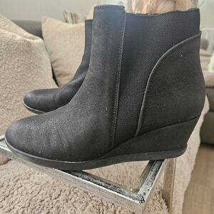 Skechers Pull On Wedge Chelsea Ankle Booties Boots Memory Foam